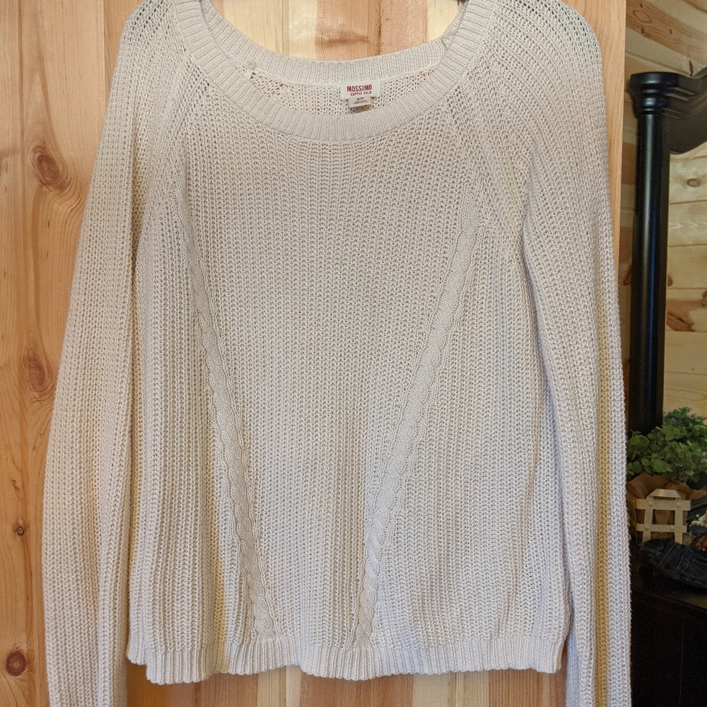 Pullover sweater